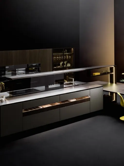 Cucina Design con isola Nautila 02 in laccato iron quartz e top in acciaio inox satinato di Arrital